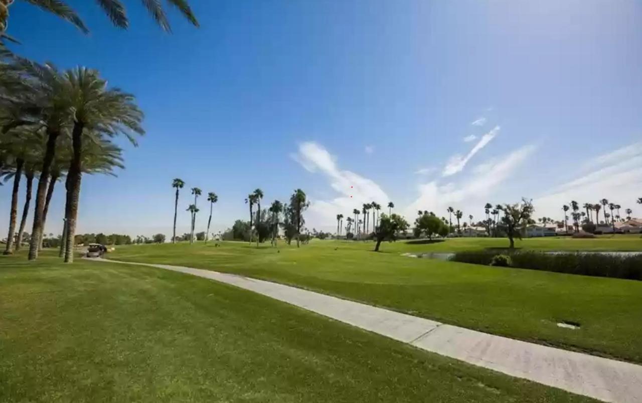 Elegant modern Palm Desert getaway Buitenkant foto