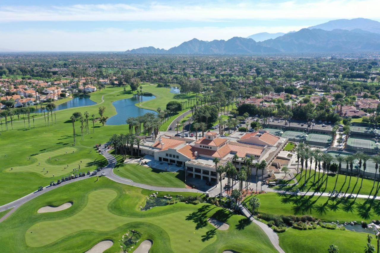 Elegant modern Palm Desert getaway Buitenkant foto