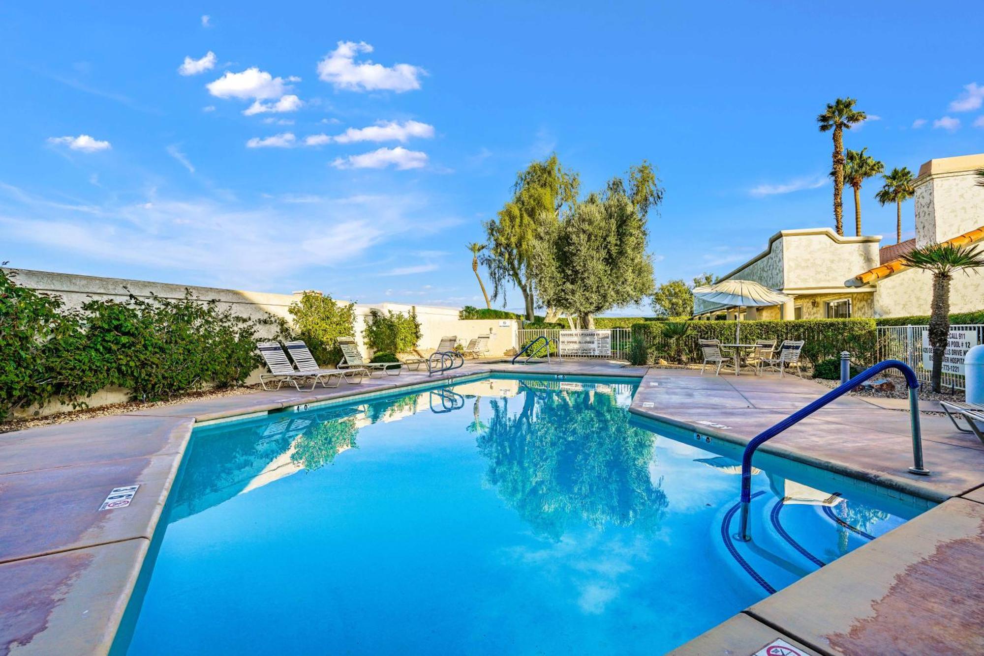 Elegant modern Palm Desert getaway Buitenkant foto
